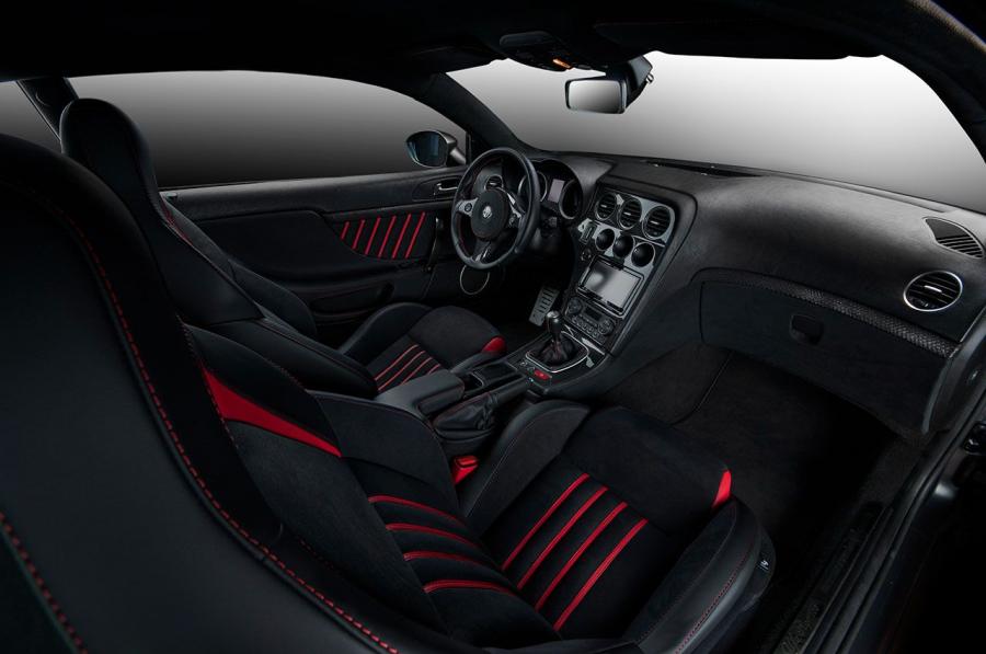Интерьер Alfa Romeo Brera by Vilner 2014 года  (фото 6 из 11)